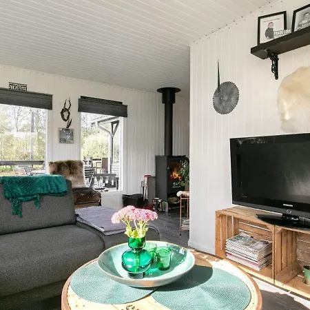 4 Person Holiday In * Hals